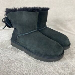 UGG Classic Mini Double Bow Boots Womens Size 10 Black Sheepskin Suede *READ*